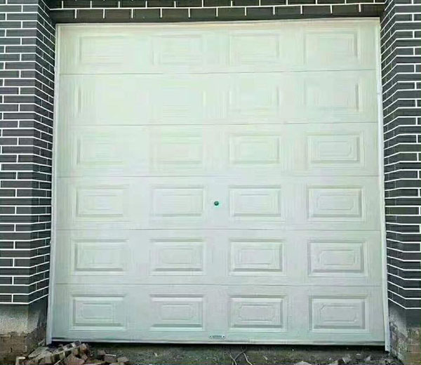 翻板車庫(kù)門材質(zhì)