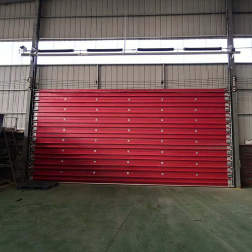 工業(yè)提升門設(shè)施